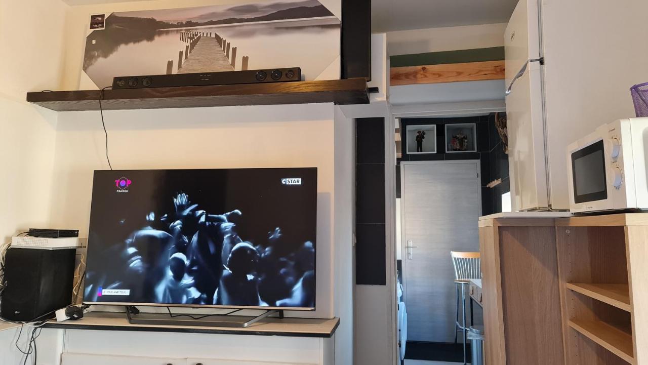 Le Studio De La Republique Agde Bagian luar foto