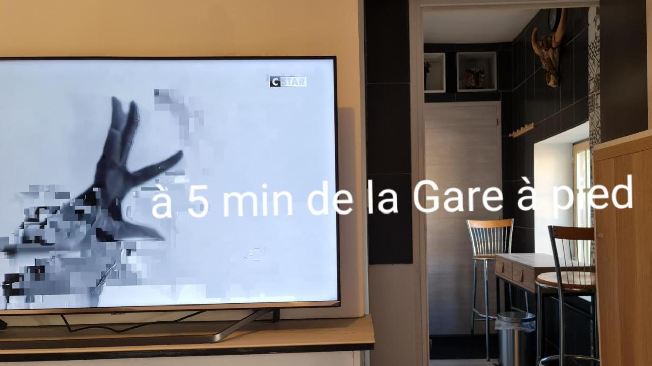 Le Studio De La Republique Agde Bagian luar foto